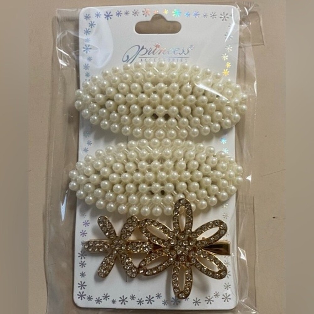 Pearl hair clips